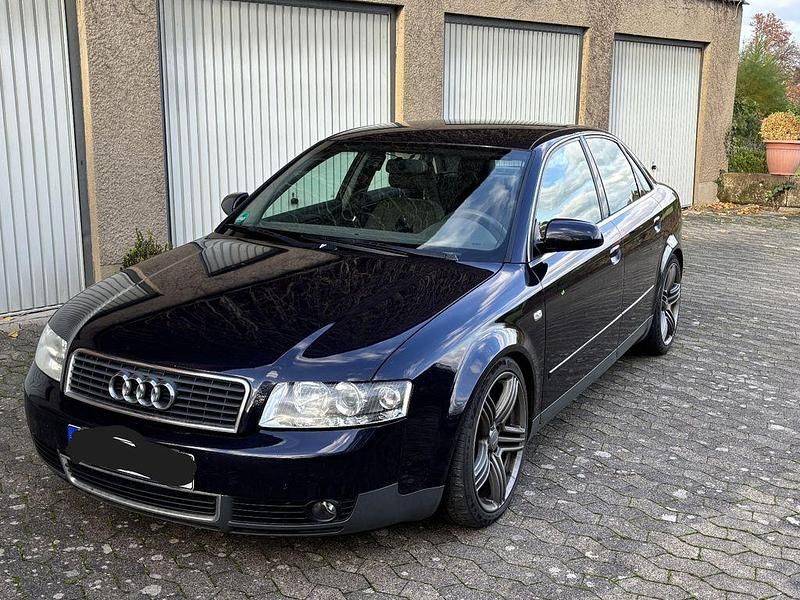 Blau Gebraucht 2001 Audi A4 Limousine | 1.300 € (Fairer Preis) - Bild 1/4