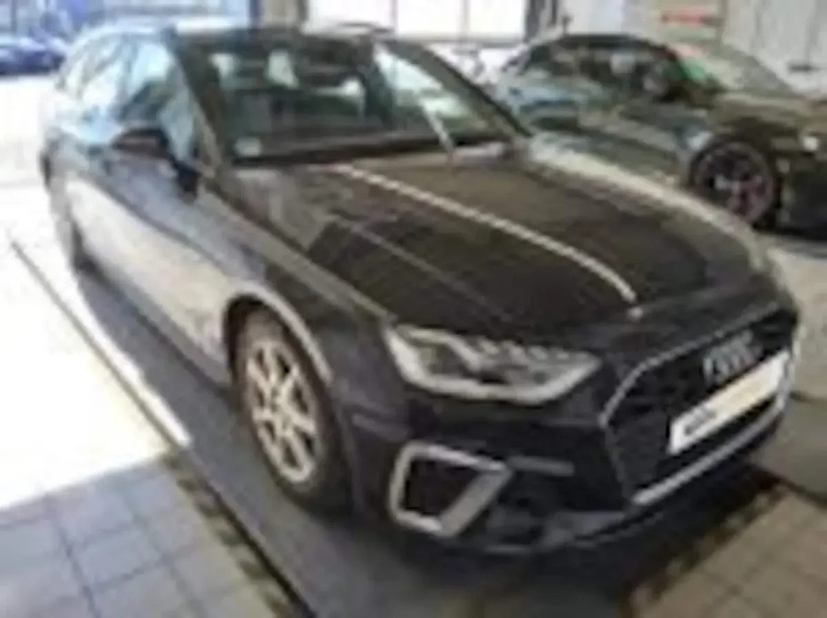 Gebraucht Audi A4 S-Line 204 PS (150 kW) 2022 Mythosschwarz Kombi