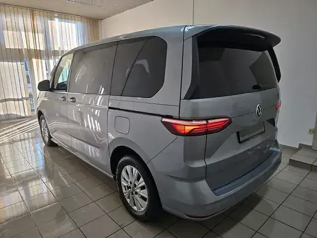 Gebraucht VW Multivan 150 PS (110 kW) 2023 Monosilber metallic Van / Kleinbus