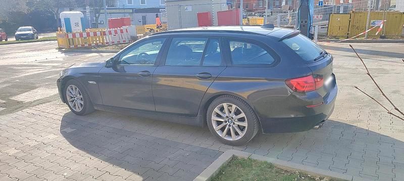Gebraucht BMW 530 258 PS (189 kW) 2012 Grau Kombi