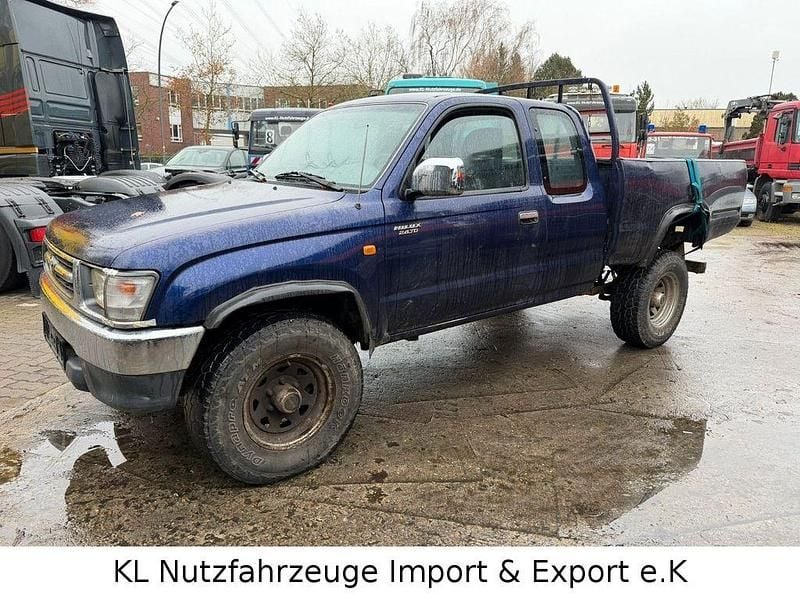 Gebraucht Toyota HiLux 90 PS (66 kW) 1999 Blau Abholung