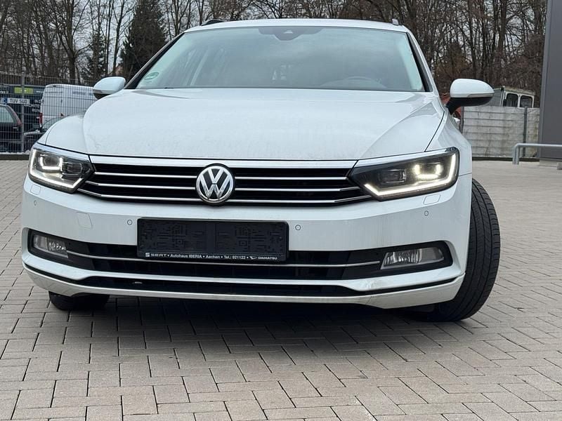 Gebraucht VW Passat 150 PS (110 kW) 2018 Weiß Kombi