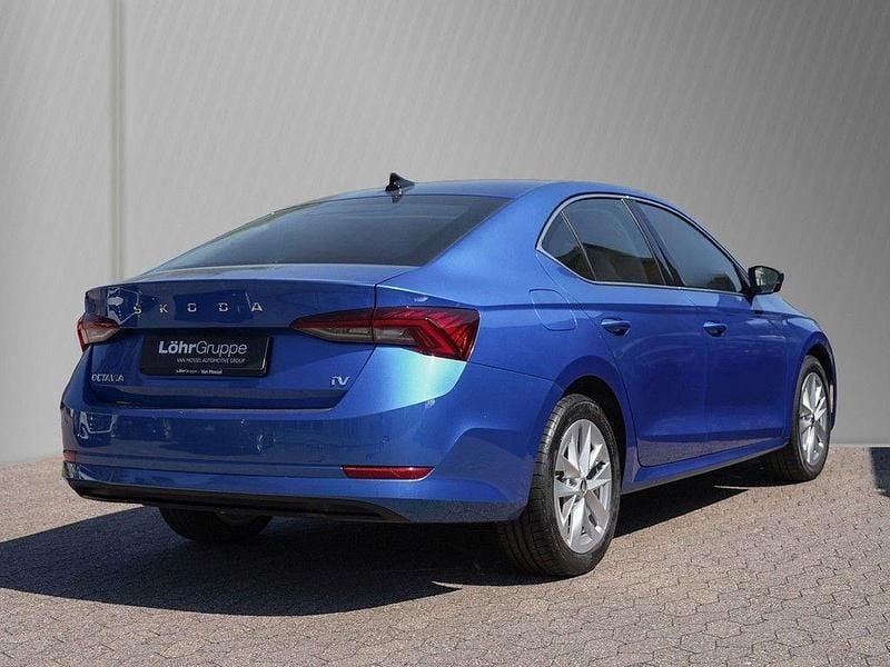 Gebraucht Skoda Octavia Style 204 PS (150 kW) 2022 Blau Limousine