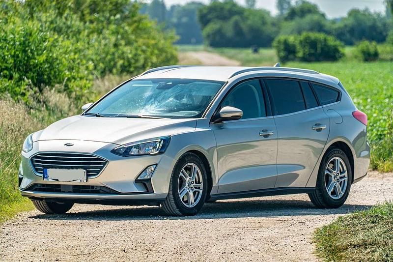 Gebraucht Ford Focus 120 PS (88 kW) 2019 Silber Kombi