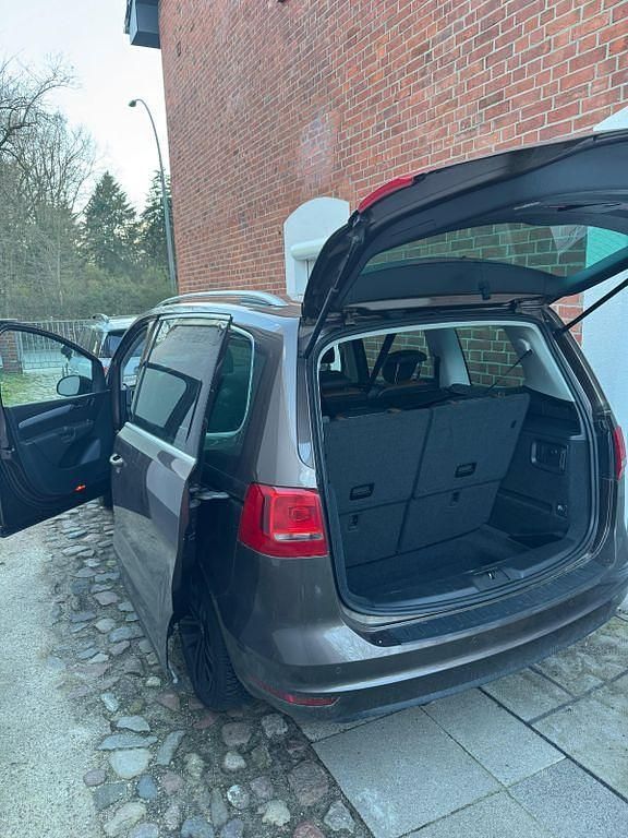 Gebraucht VW Sharan Highline 170 PS (125 kW) 2012 Braun Van / Kleinbus