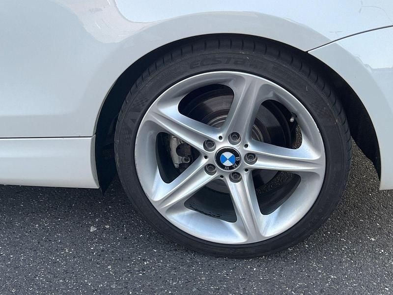 Gebraucht BMW 118 Cabriolet Performance 143 PS (105 kW) 2011 Weiß Cabrio