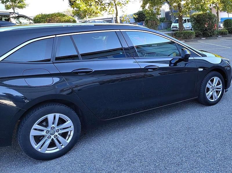 Gebraucht Opel Astra Active 125 PS (91 kW) 2017 Schwarz Kombi