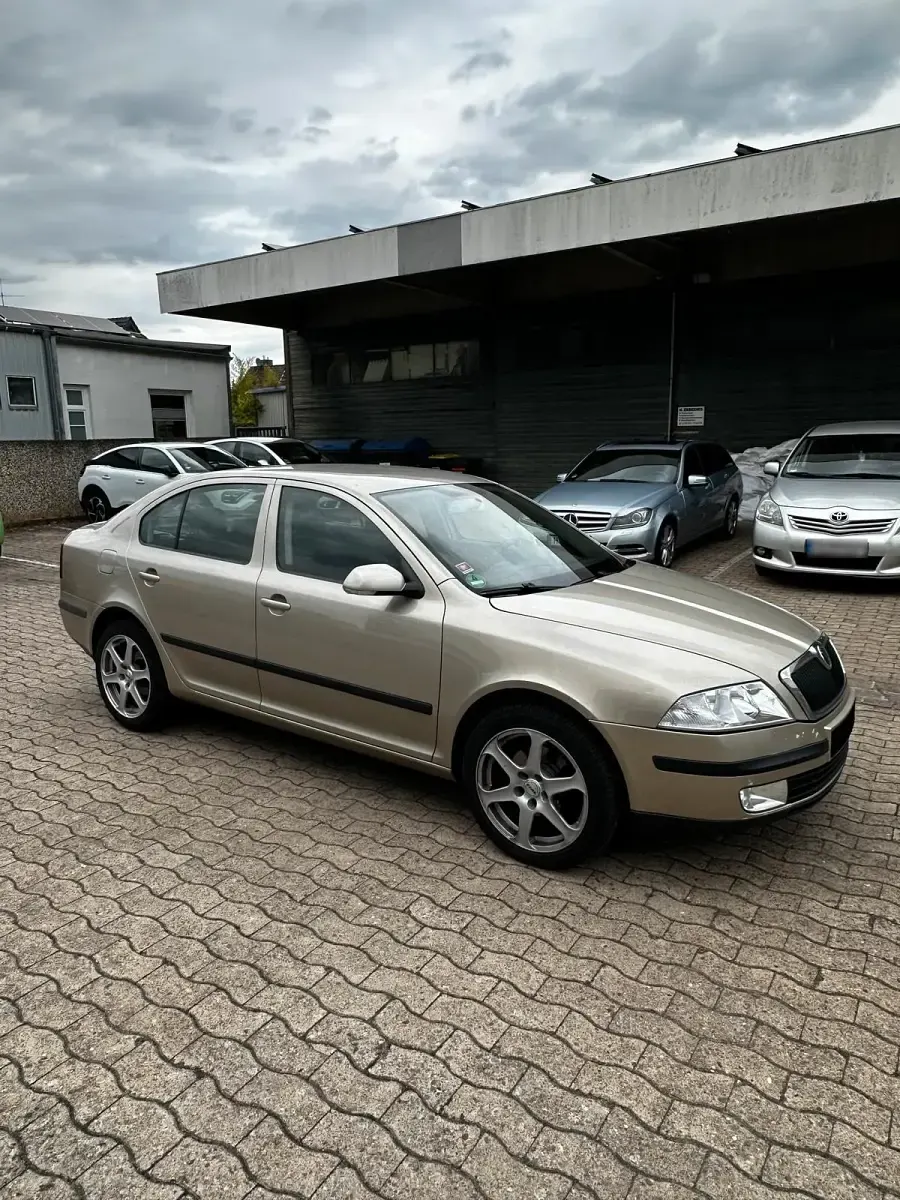 Używany Skoda Octavia 140 KM (102 kW) 2004 Andere farben Sedan/Limuzyna