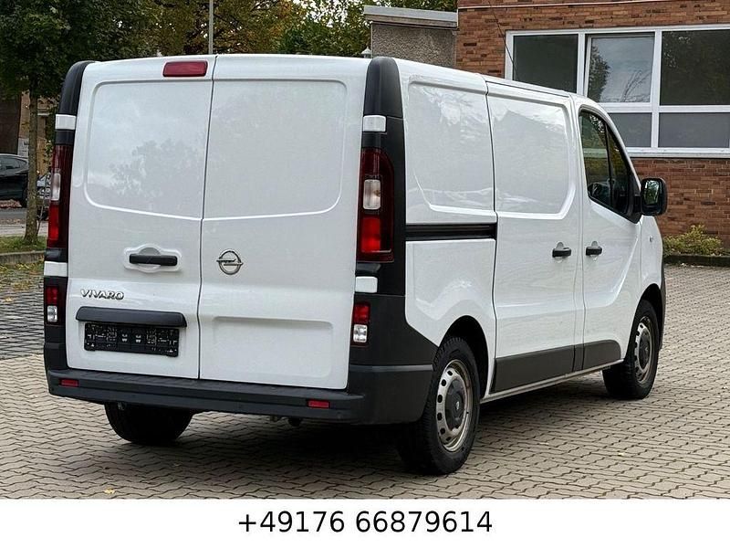 Gebraucht Opel Vivaro 120 PS (88 kW) 2017 Weiß Van / Kleinbus