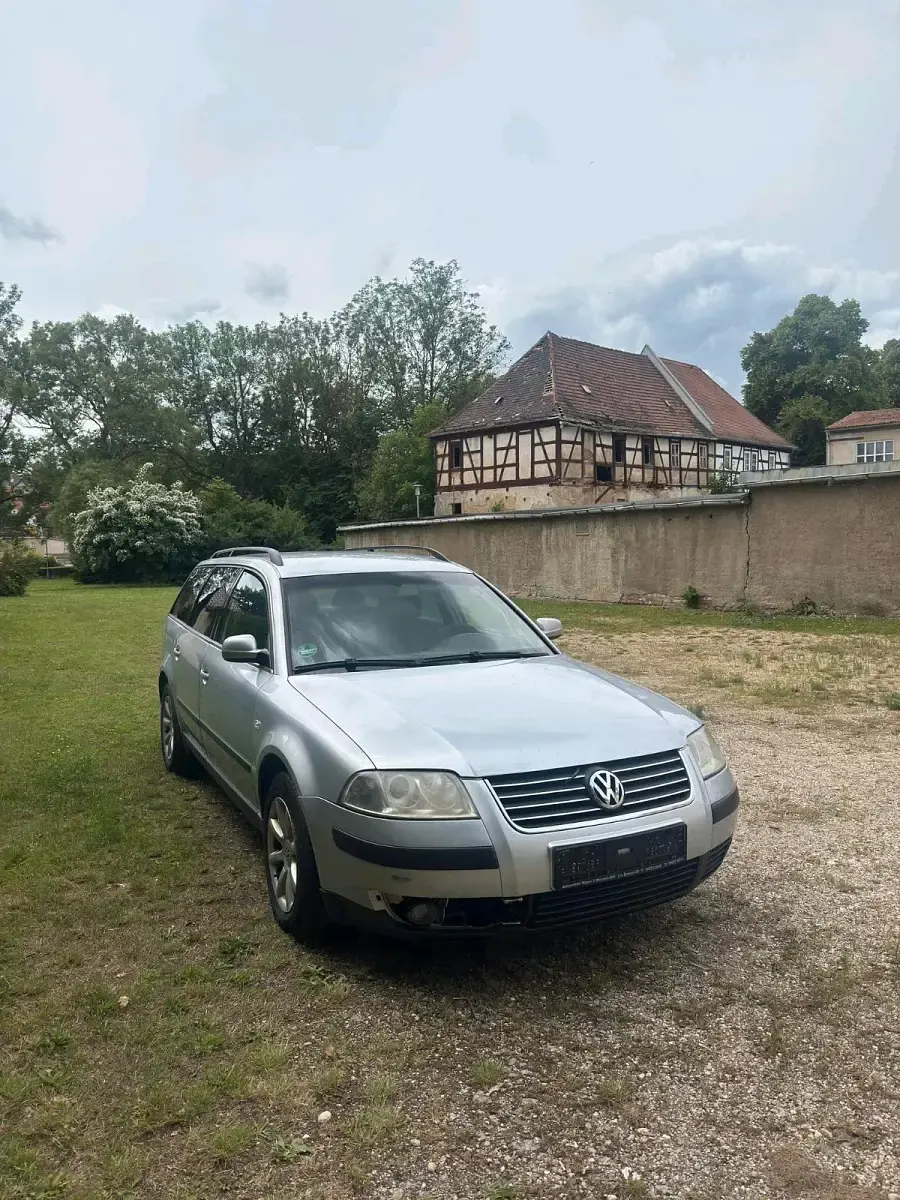 Gebraucht VW Passat 130 PS (95 kW) 2003 Silber Kombi