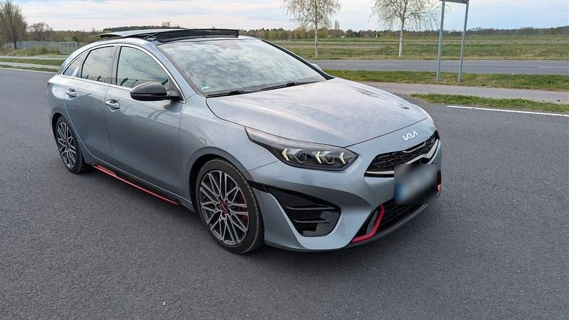 Używany Kia ProCeed GT 204 KM (150 kW) 2022 Srebrny Kombi