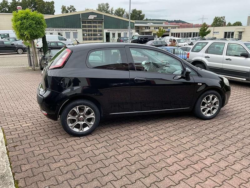 Schwarz Gebraucht 2011 Fiat Punto Evo Life Kleinwagen | 4.990 € (Teuer) - Bild 1/4