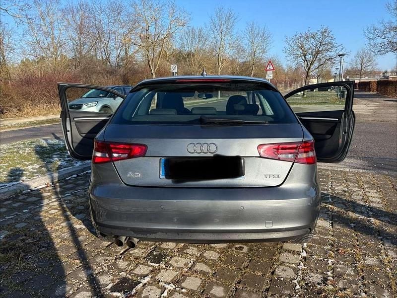 Gebraucht Audi A3 Ambition 150 PS (110 kW) 2015 Grau Limousine