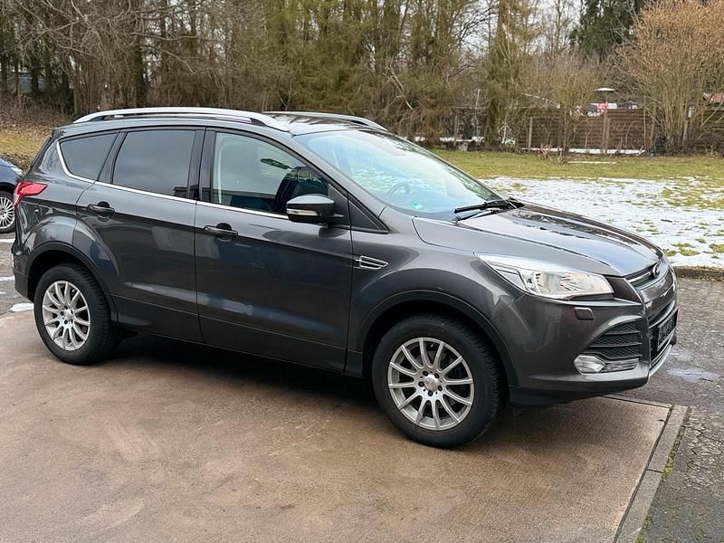 Gebraucht Ford Kuga 150 PS (110 kW) 2016 Grau SUV