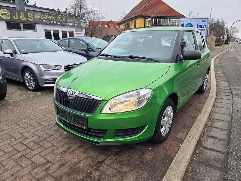Grün Gebraucht 2014 Skoda Fabia Cool Edition Kleinwagen | 5.750 € (Fairer Preis) - Bild 1/4