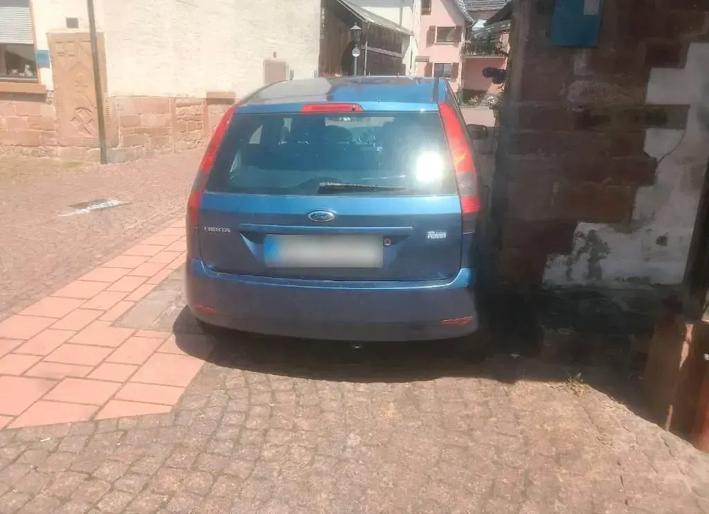 Gebraucht Ford Fiesta 70 PS (51 kW) 2005 Blau Kleinwagen
