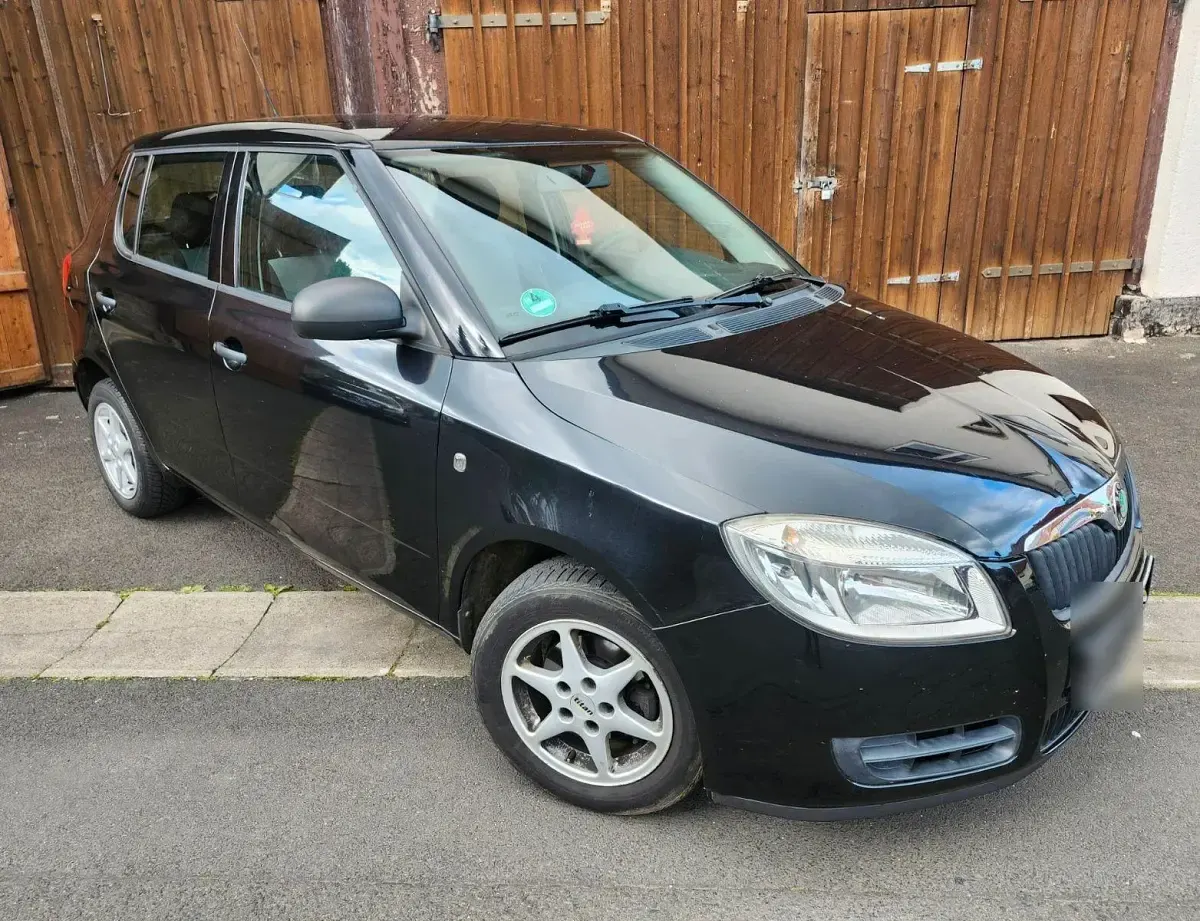 Gebraucht Skoda Fabia 60 PS (44 kW) 2010 Schwarz Kleinwagen