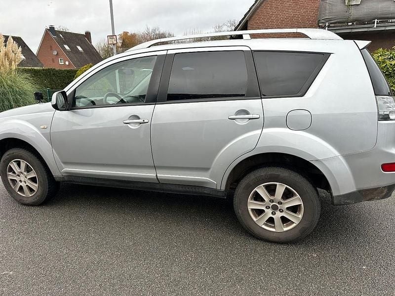 Gebraucht Mitsubishi Outlander Invite 140 PS (102 kW) 2008 Silber SUV