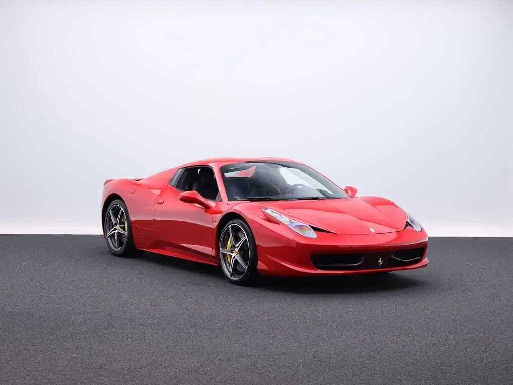 Second-hand Ferrari 458 570 CP (419 kW) 2012 Roșu Cabrio