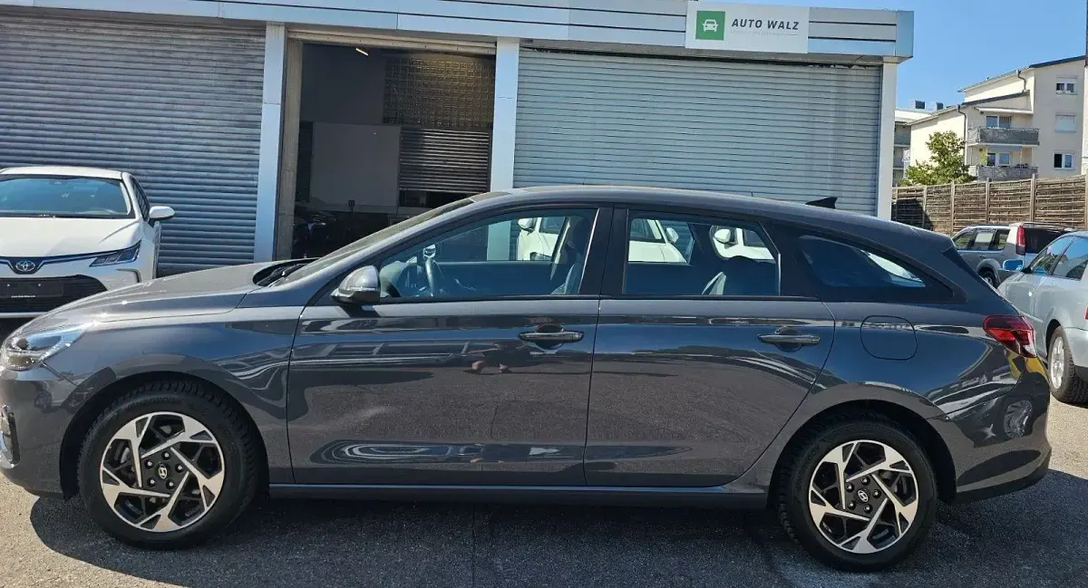 Gebraucht Hyundai i30 101 PS (74 kW) 2024 Grau Kombi