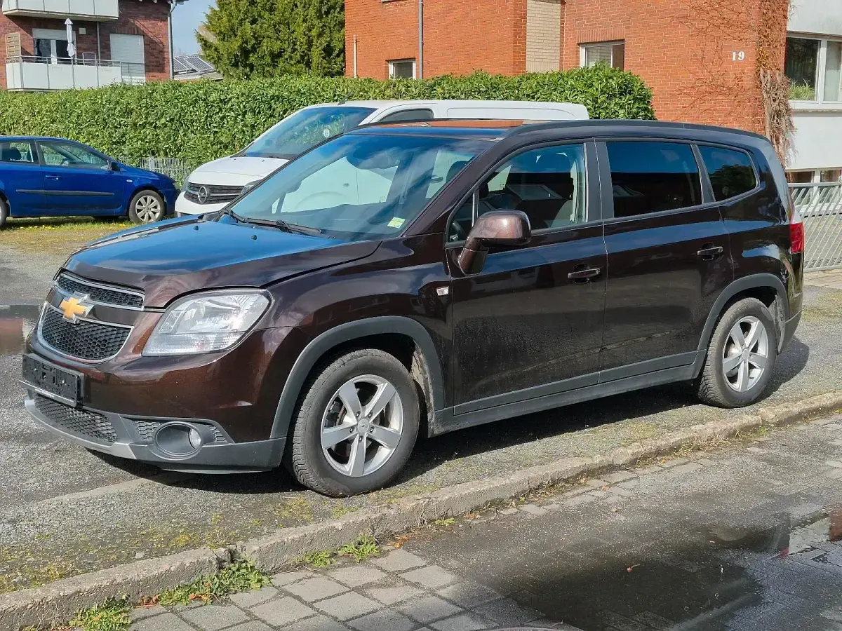 Gebraucht Chevrolet Orlando 163 PS (119 kW) 2014 Braun Van / Kleinbus