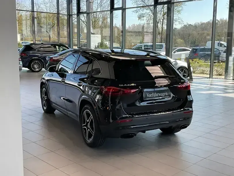 Gebraucht Mercedes GLA220 AMG 190 PS (139 kW) 2026 Schwarz SUV