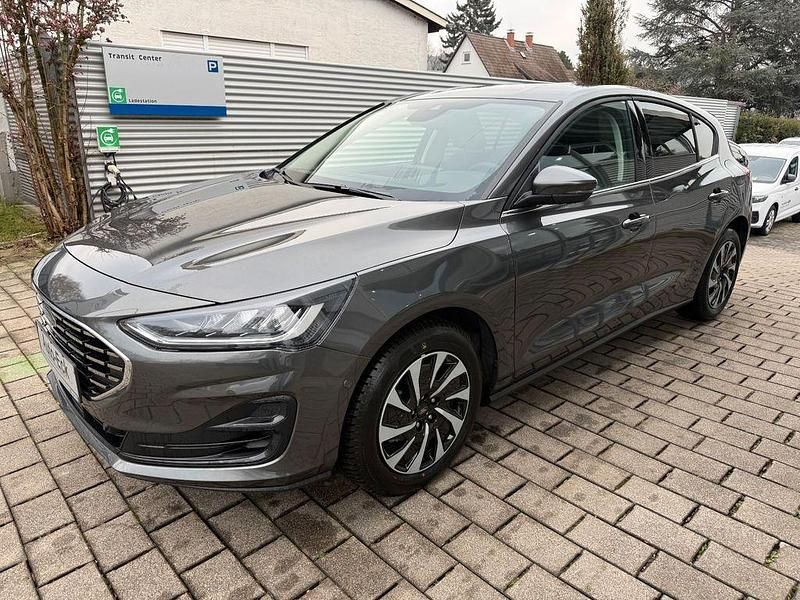 Neu Ford Focus Titanium 155 PS (114 kW) 2026 Grau Limousine