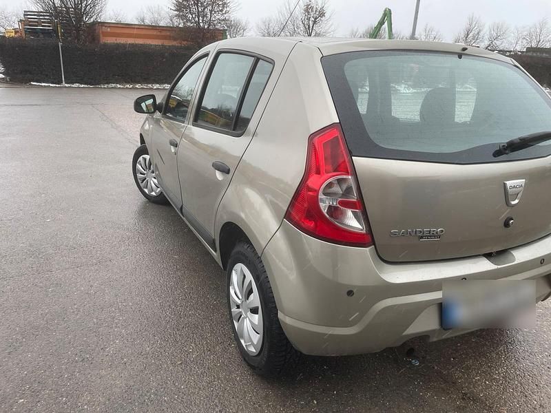Gebraucht Dacia Sandero 75 PS (55 kW) 2010 Beige Kleinwagen