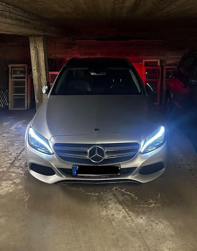 Silber Gebraucht 2017 Mercedes C350e Kombi | 20.500 € (Fairer Preis) - Bild 1/4