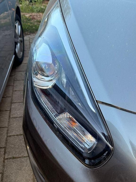 Używany Kia Carens 141 KM (103 kW) 2016 Szary Minivan