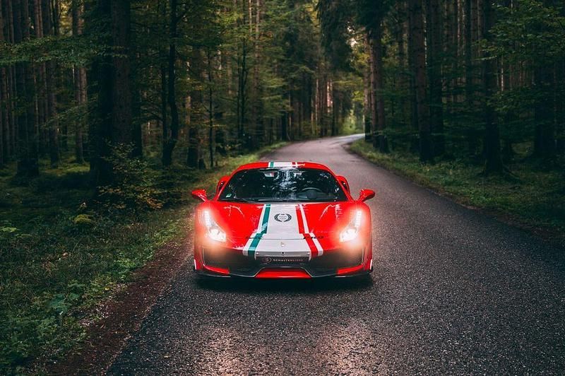 Rot Gebraucht 2019 Ferrari 488 Coupé | 799.000 € - Bild 1/4