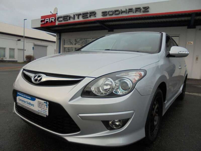 Silber Gebraucht 2012 Hyundai i30 Classic Limousine | 5.600 € (Fairer Preis) - Bild 1/4