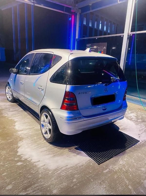 Gebraucht Mercedes A190 125 PS (91 kW) 2003 Silber Kleinwagen