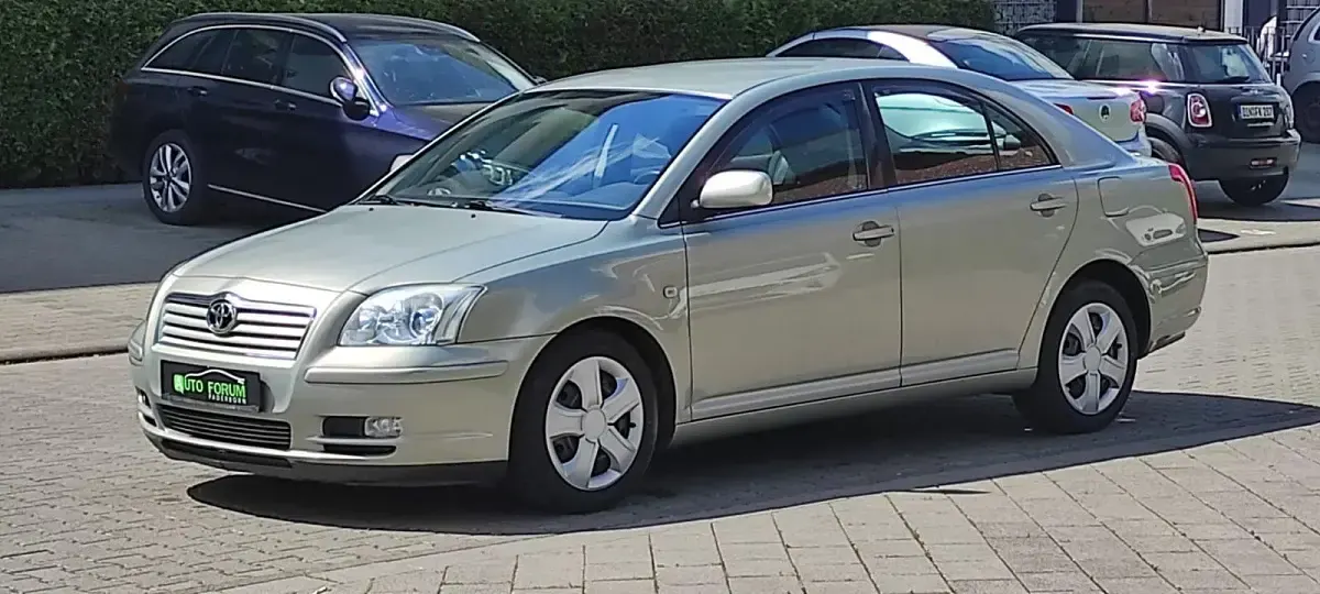 Gebraucht Toyota Avensis Sol 129 PS (94 kW) 2004 Silber Limousine
