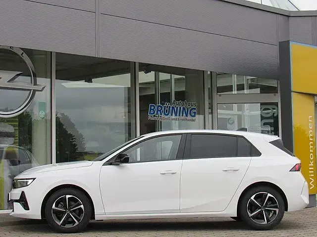Gebraucht Opel Astra GS Line 131 PS (96 kW) 2024 Weiß Kleinwagen