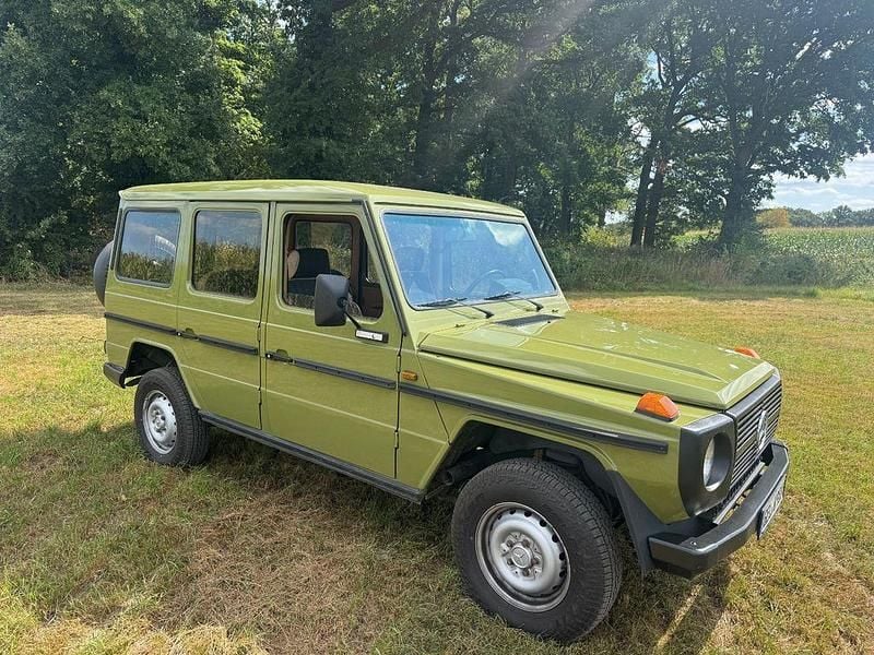 Grün Gebraucht 1990 Mercedes G240 SUV | 25.000 € - Bild 1/4