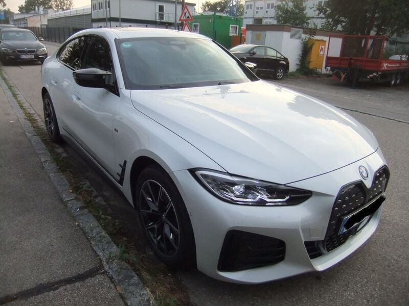 Weiß metallic Gebraucht 2022 BMW i4 Performance Limousine | 59.990 € (Teuer) - Bild 1/4