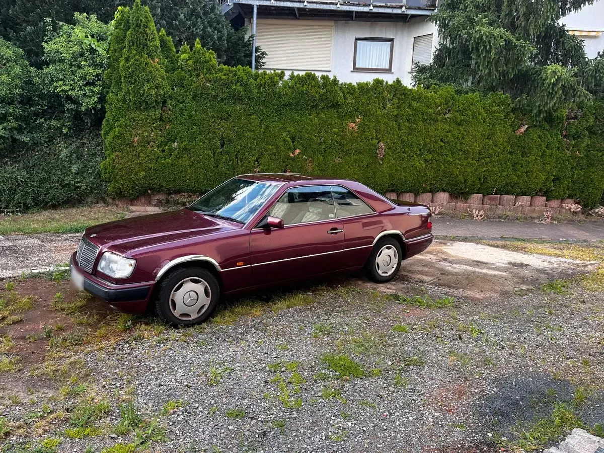 Gebraucht Mercedes E200 136 PS (100 kW) 1996 Rot Coupé