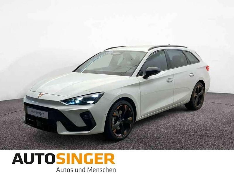 Nevadaweiss metallic Neu 2025 Cupra Leon Kombi | 37.830 € (Superpreis) - Bild 1/4