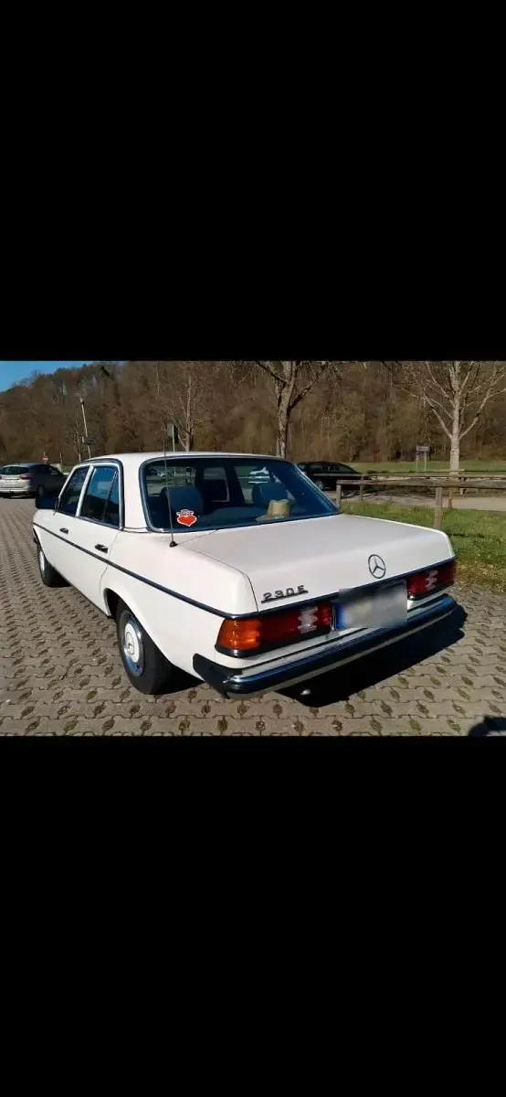 Gebraucht Mercedes 230 136 PS (100 kW) 1982 Weiß Limousine
