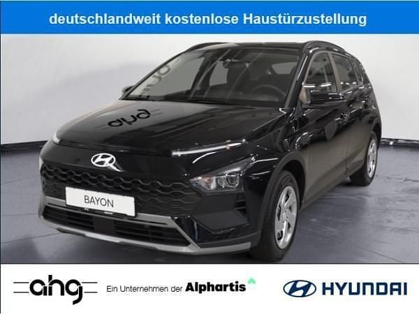 Schwarz (phantom black / met) Neu 2025 Hyundai Bayon Select SUV | 18.937 € (Superpreis) - Bild 1/4