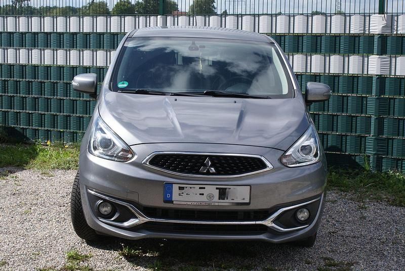 Silber Gebraucht 2017 Mitsubishi Space Star Top Kleinwagen | 10.400 € (Fairer Preis) - Bild 1/4