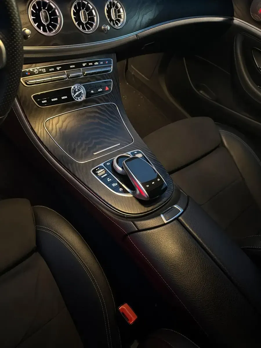 Gebraucht Mercedes E220 AMG line 194 PS (142 kW) 2019 Schwarz Kombi