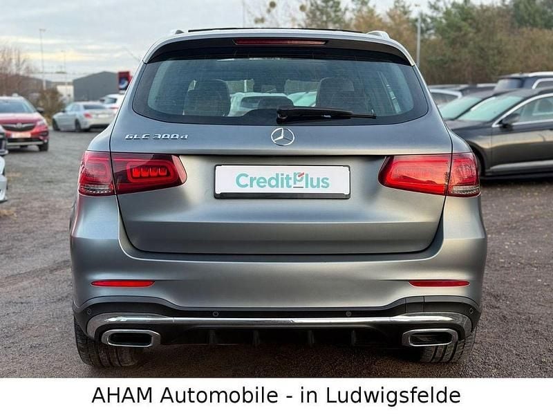 Gebraucht Mercedes GLC300 AMG 245 PS (180 kW) 2021 Grau SUV