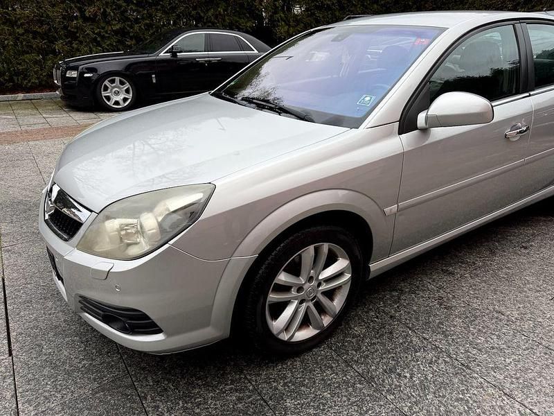 Gebraucht Opel Vectra Cosmo 250 PS (183 kW) 2007 Silber Limousine