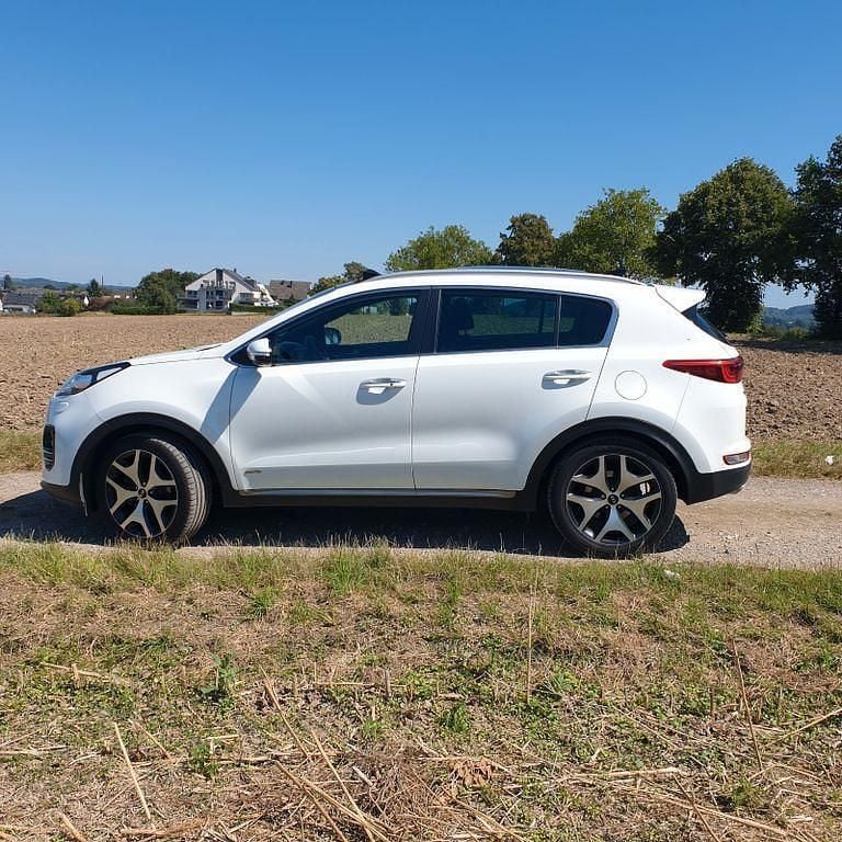 Weiß Gebraucht 2017 Kia Sportage GT-Line SUV | 14.850 € (Guter Preis) - Bild 1/4