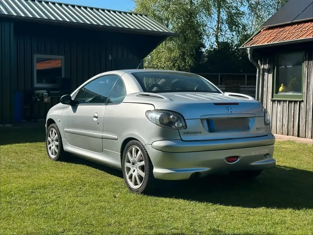 Gebraucht Peugeot 206 CC 110 PS (80 kW) 2006 Silber Cabrio