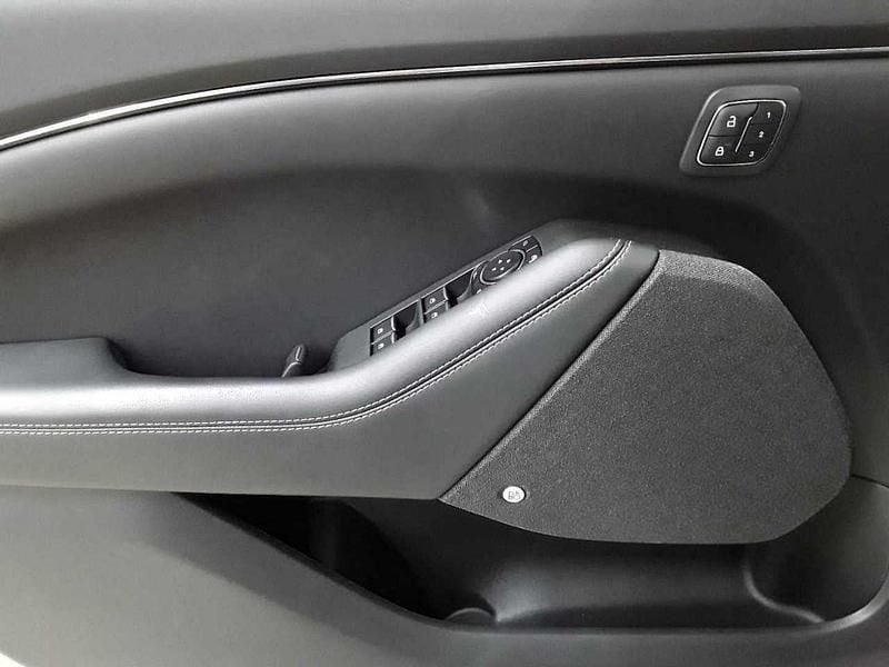 Gebraucht Ford Mustang Mach-E 216 kW (294 PS) 2022 Starwhite platinium metallic SUV