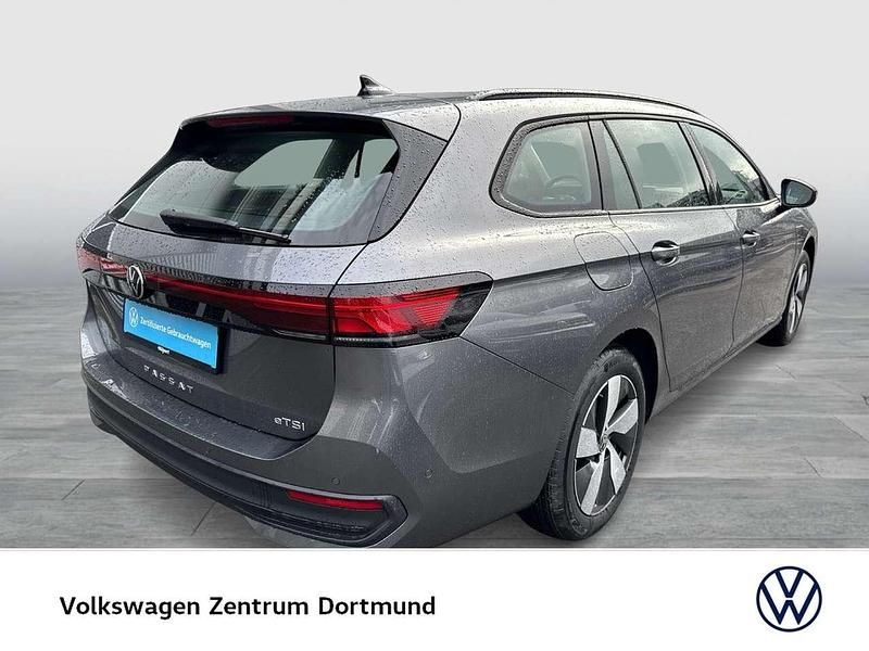 Neu VW Passat Basis 150 PS (110 kW) 2025 Diabasgrau metallic Kombi