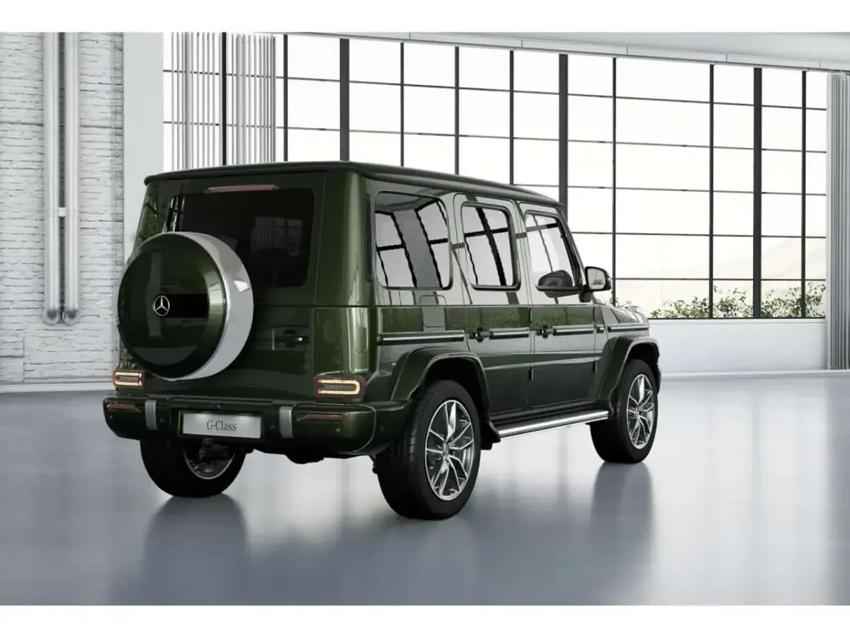 Gebraucht Mercedes G450 AMG 367 PS (269 kW) 2024 Manufaktur oliv SUV
